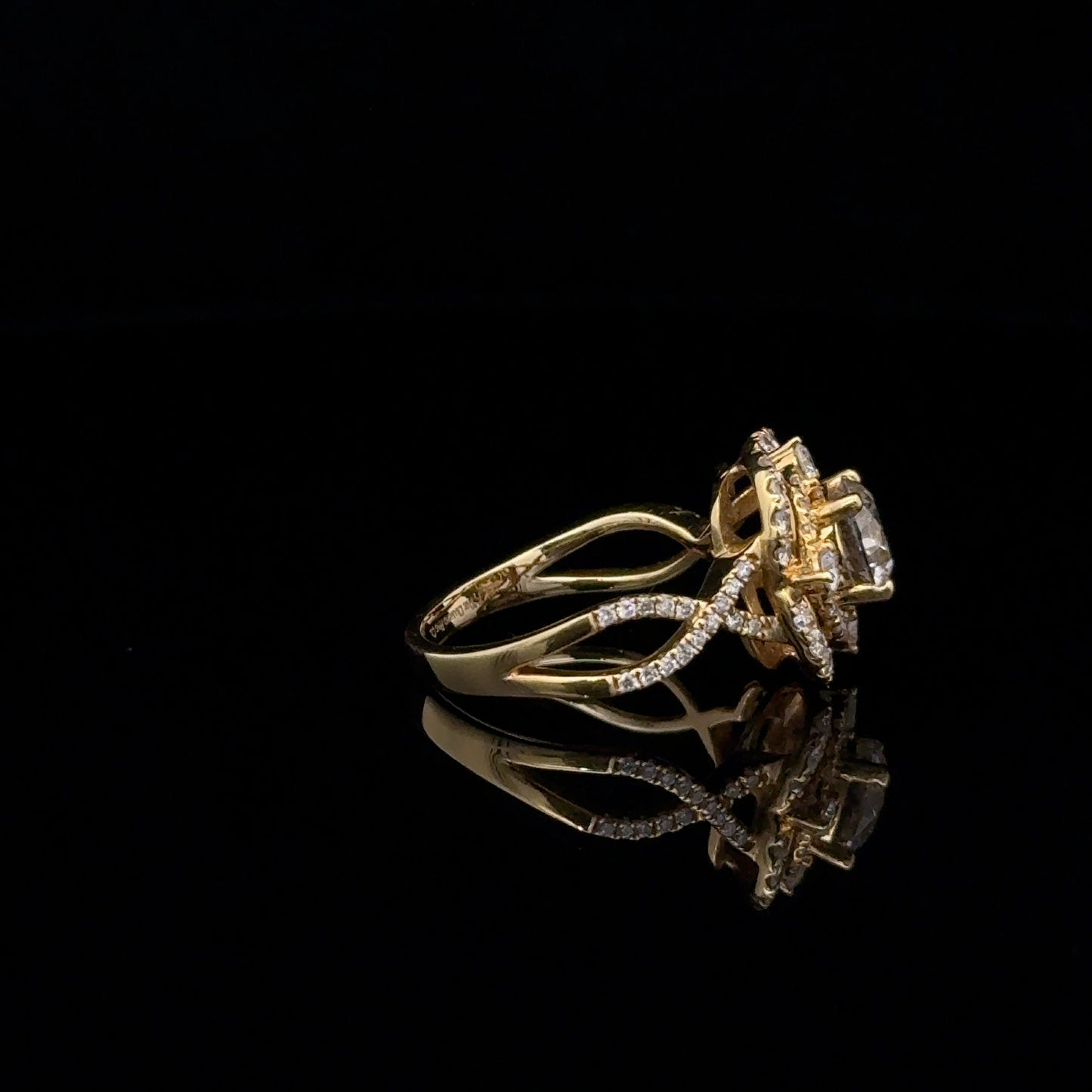 LADIES DIAMOND RING