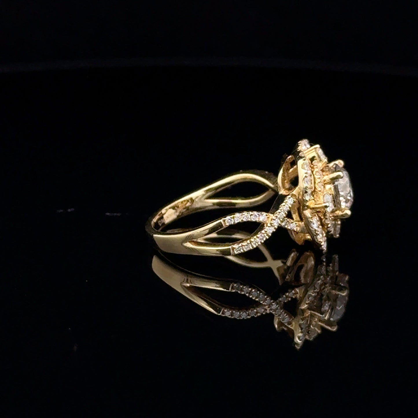 LADIES DIAMOND RING