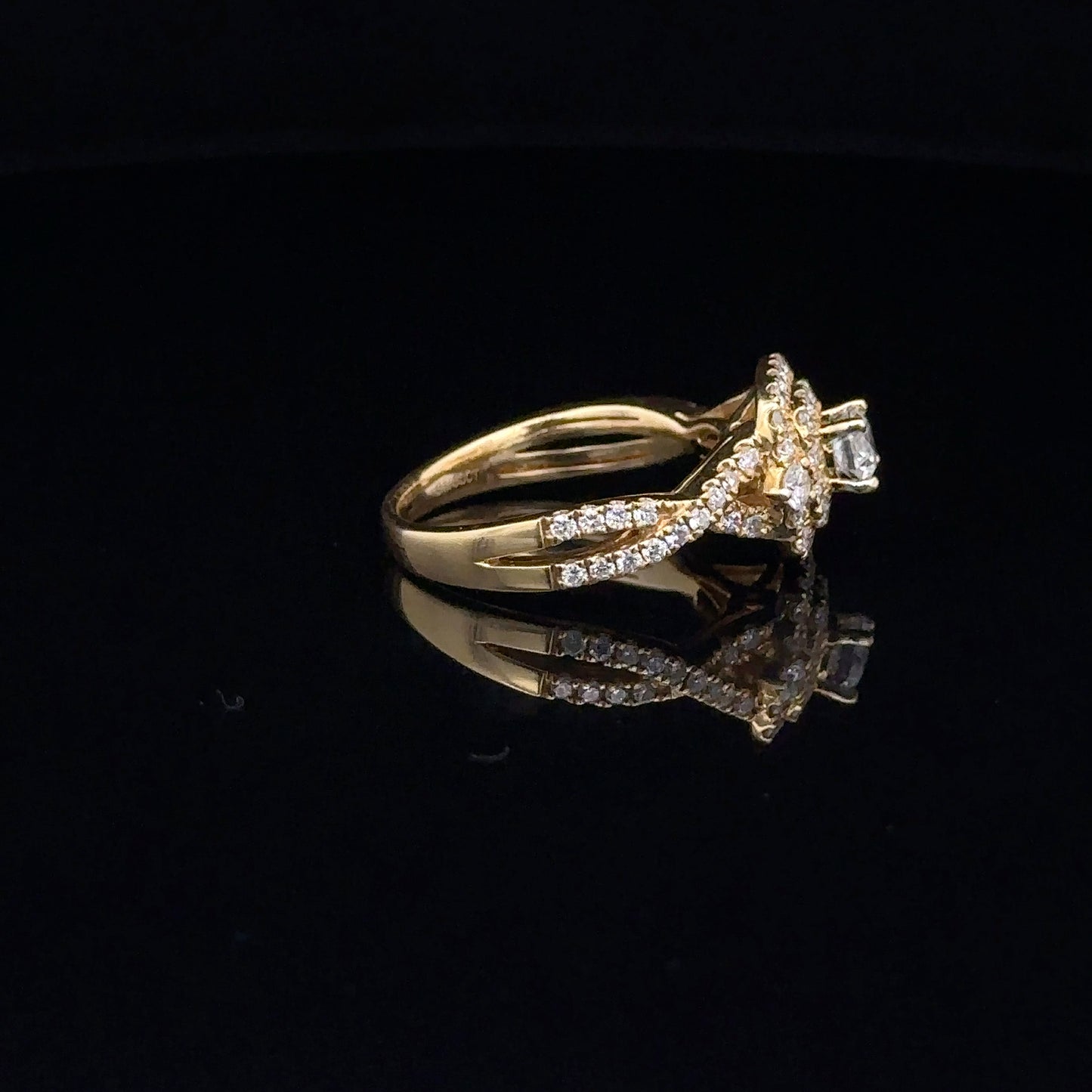 LADIES DIAMOND RING