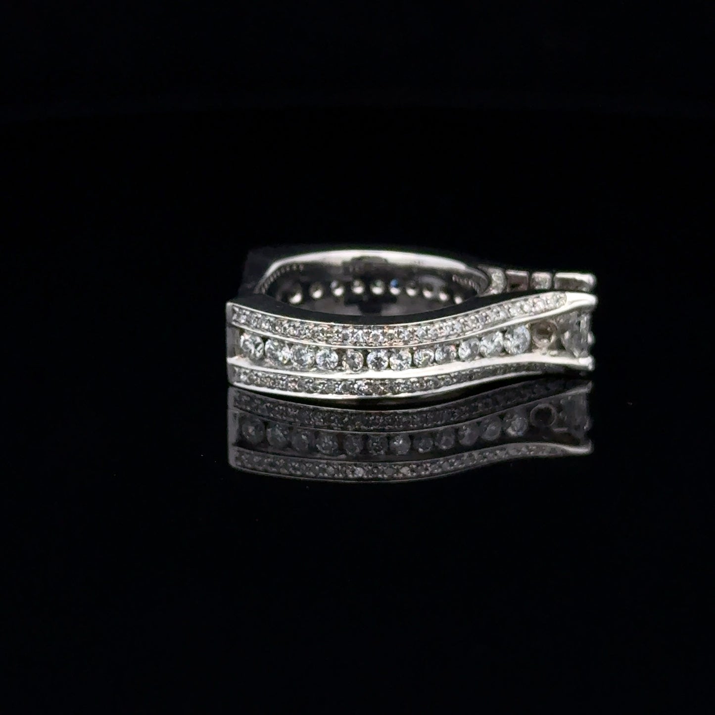 LADIES DIAMOND RING
