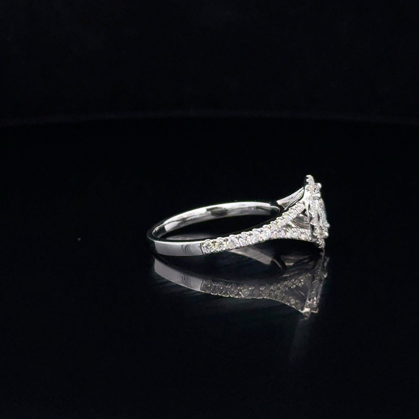 LADIES DIAMOND RING