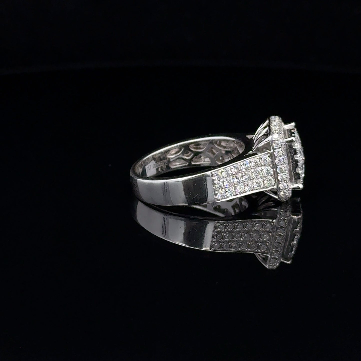 LADIES DIAMOND RING
