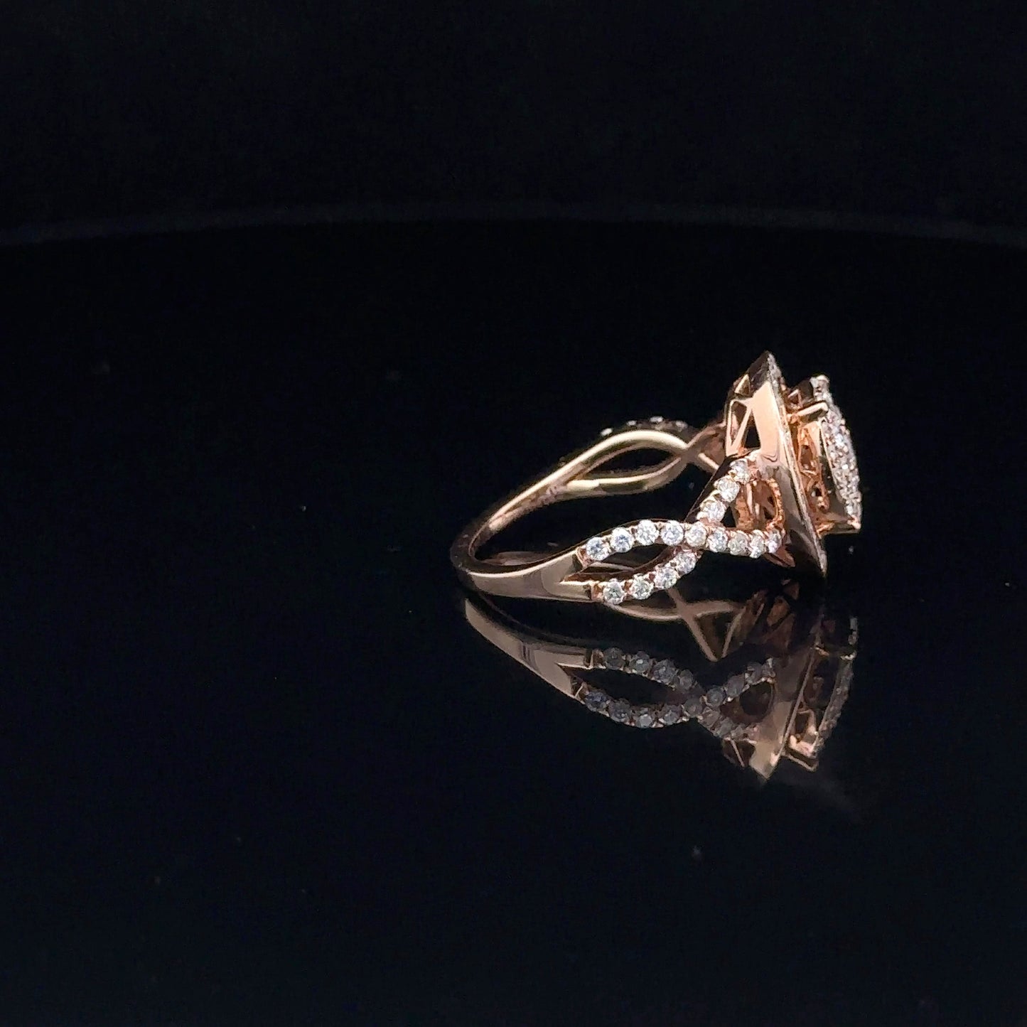 LADIES DIAMOND RING