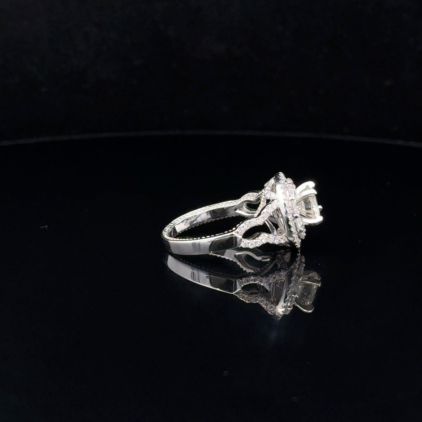 LADIES DIAMOND RING