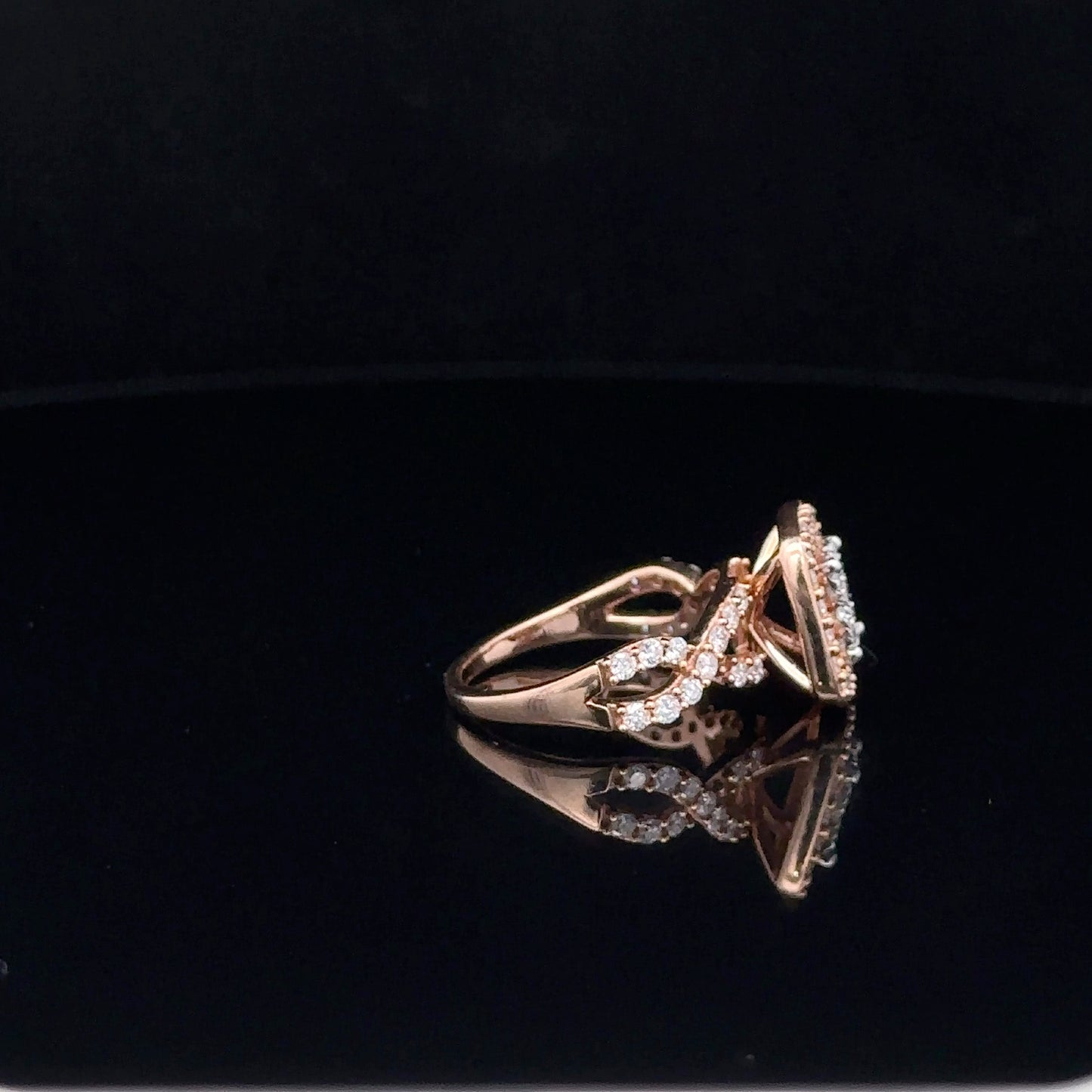 LADIES DIAMOND RING