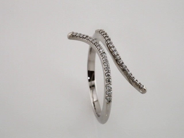 14k-white-gold-1/6-ctw-natural-diamond-ring
