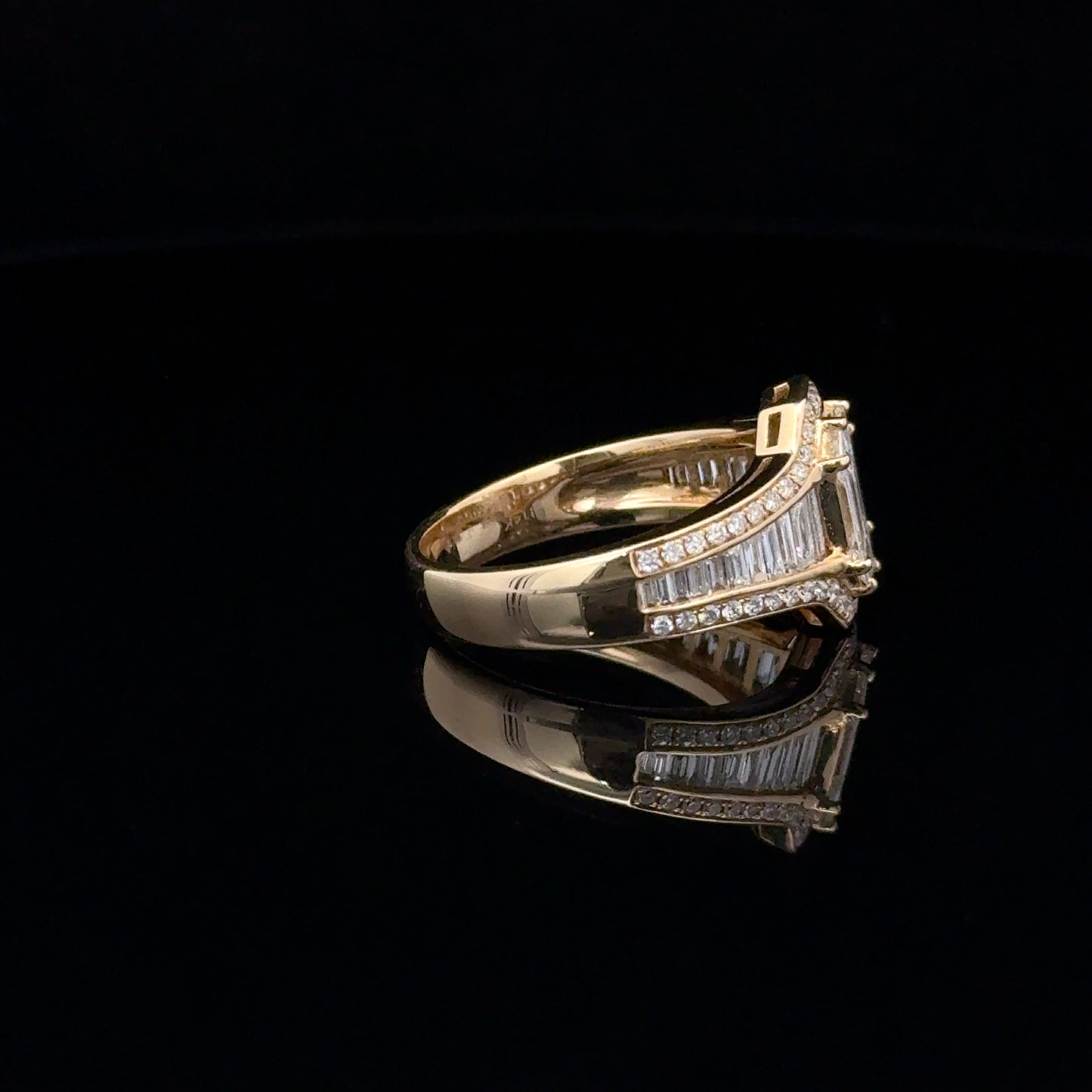 LADIES DIAMOND RING