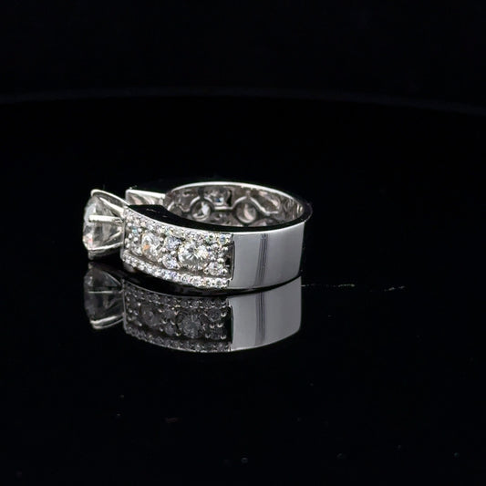 LADIES DIAMOND RING