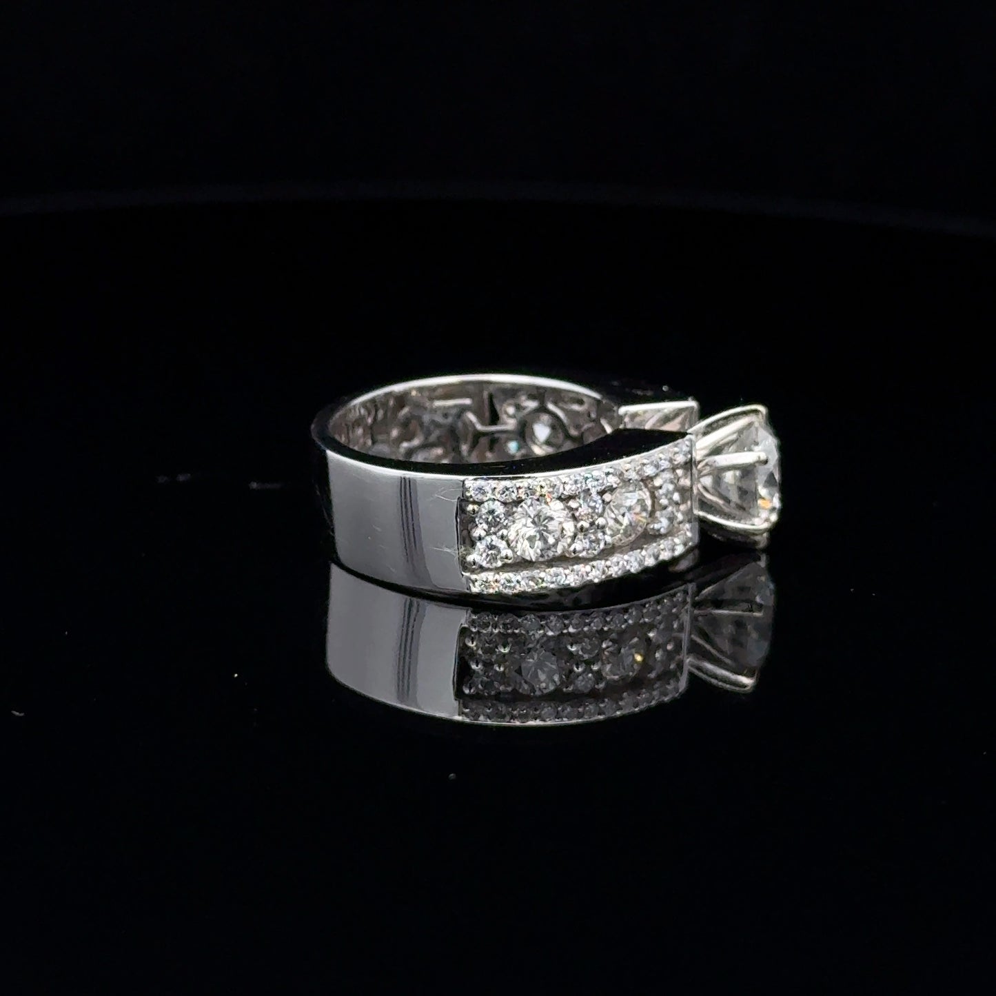 LADIES DIAMOND RING