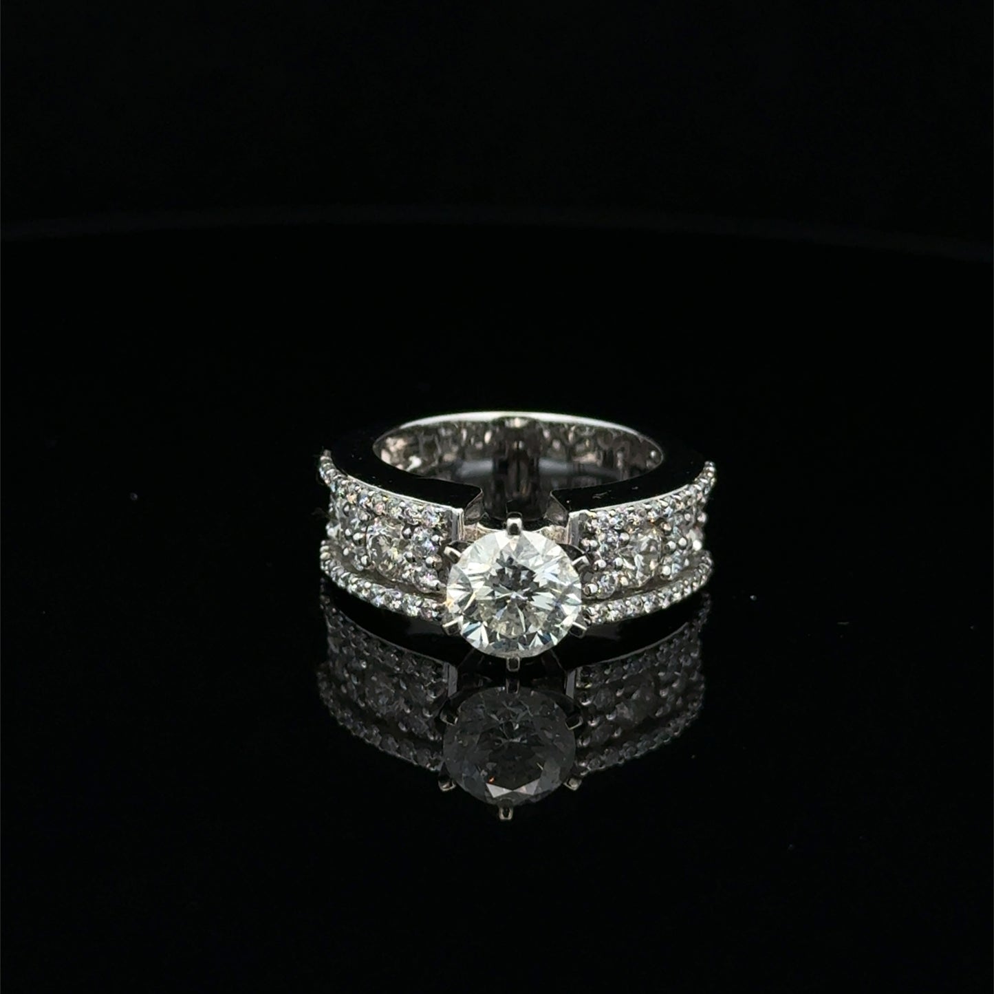 LADIES DIAMOND RING
