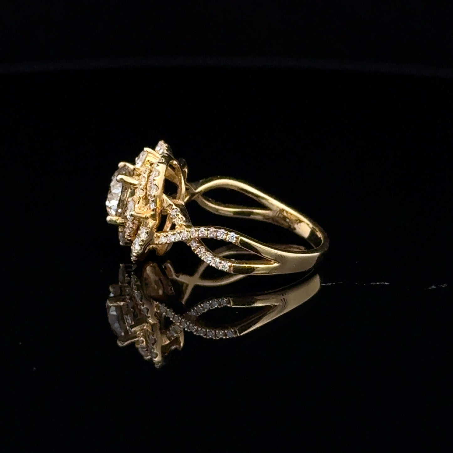 LADIES DIAMOND RING