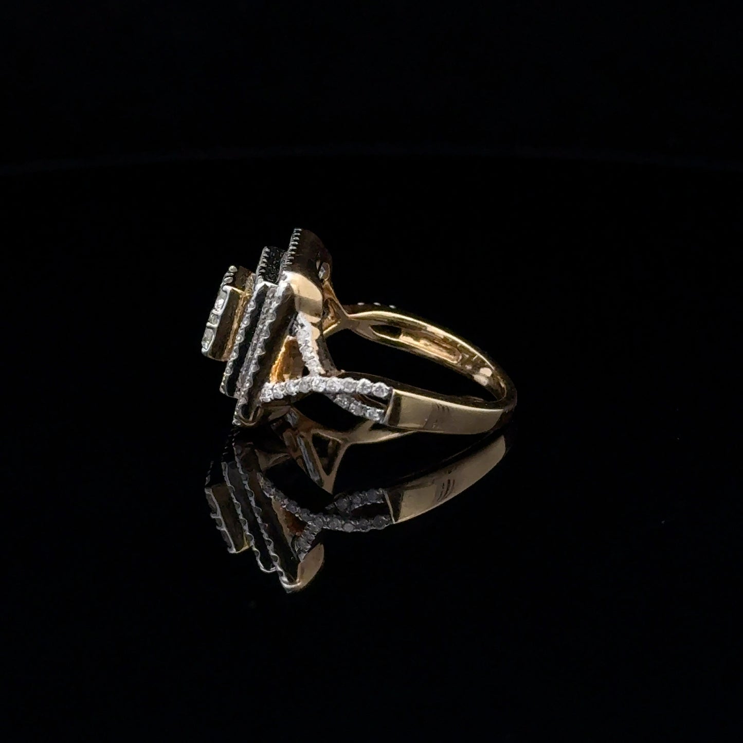 LADIES DIAMOND RING
