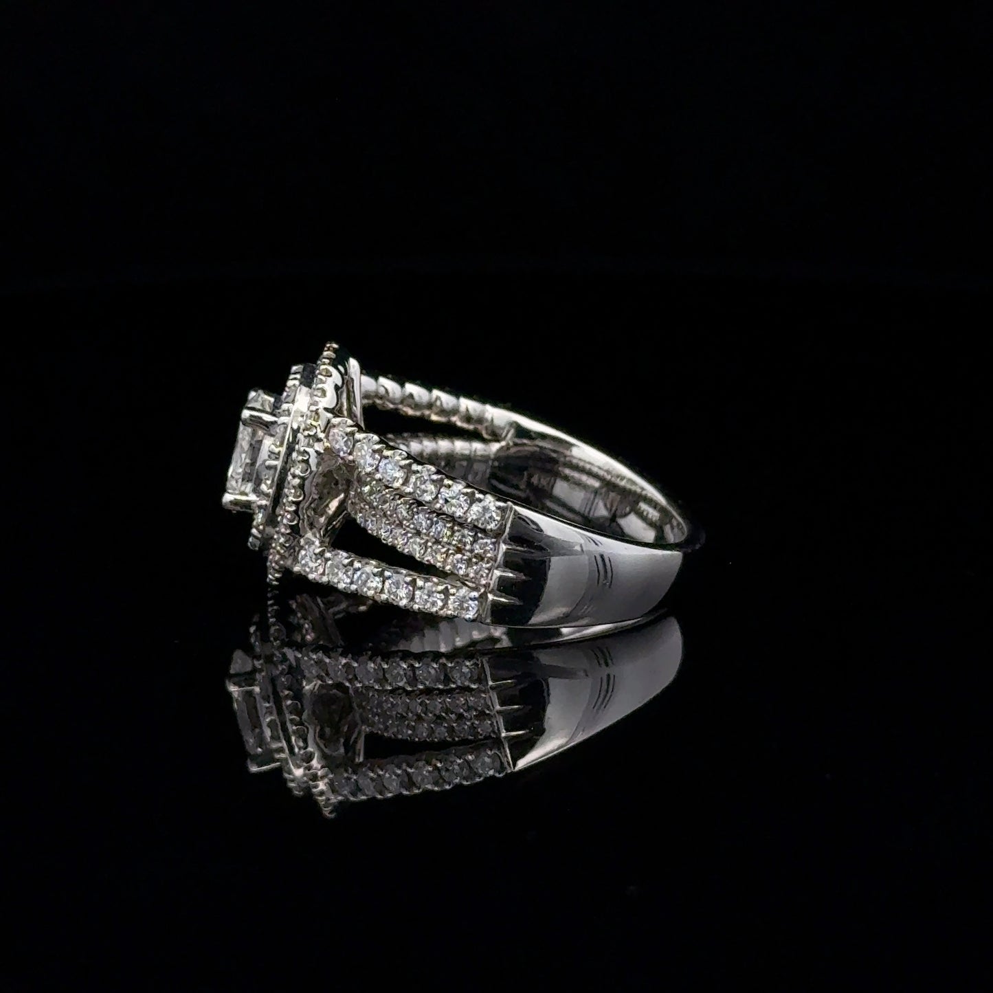 LADIES DIAMOND RING