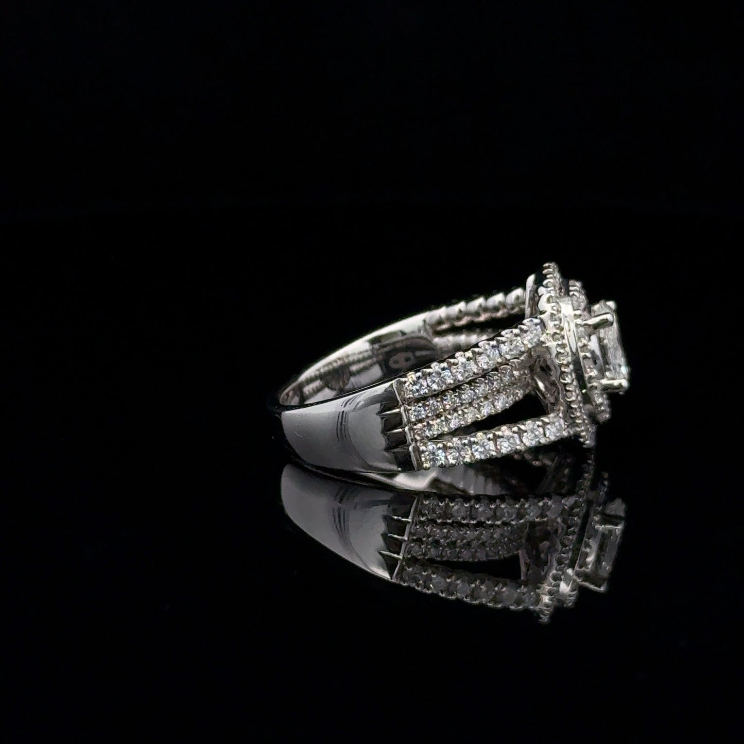 LADIES DIAMOND RING