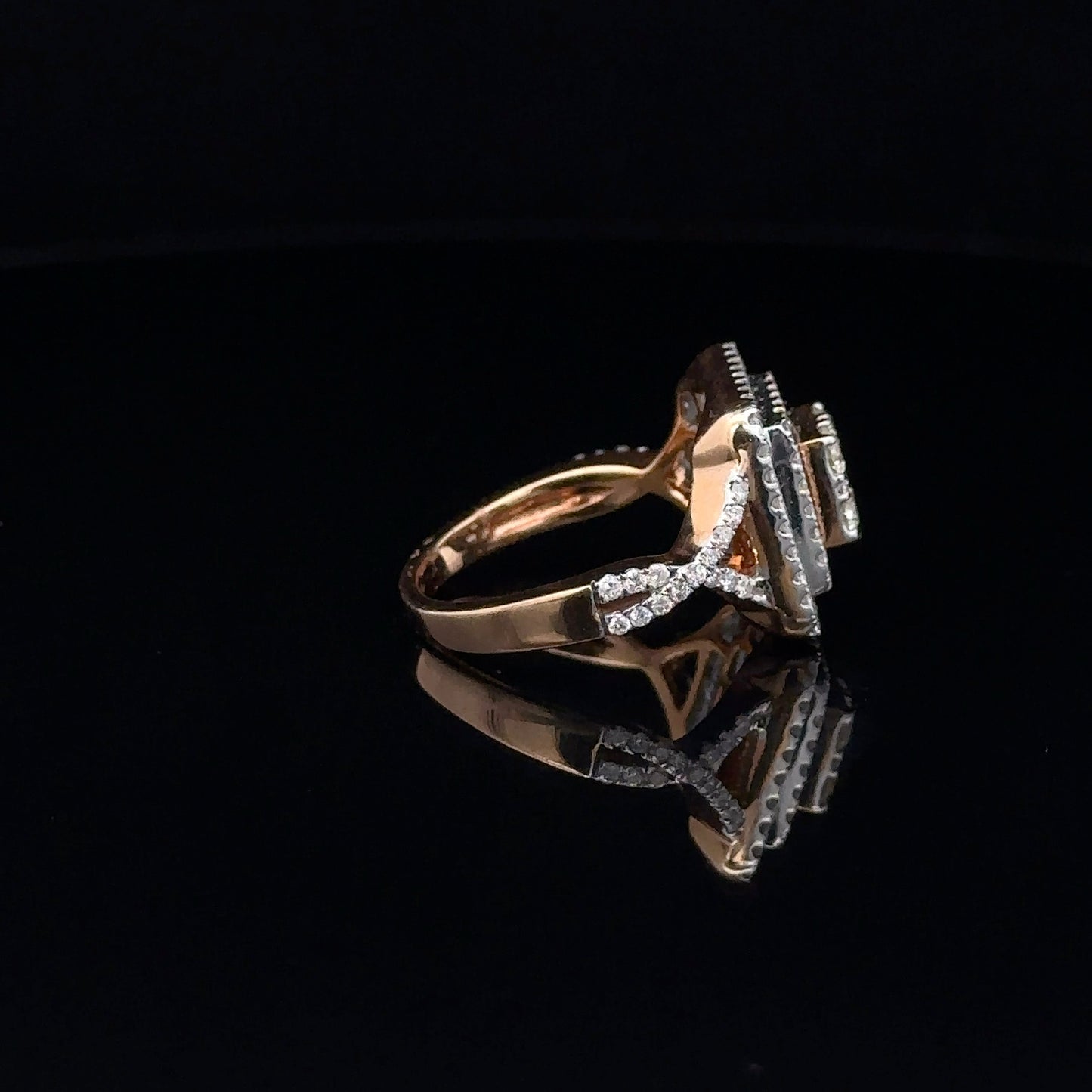 LADIES DIAMOND RING