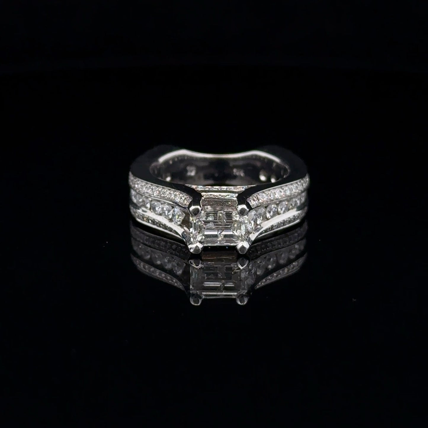 LADIES DIAMOND RING