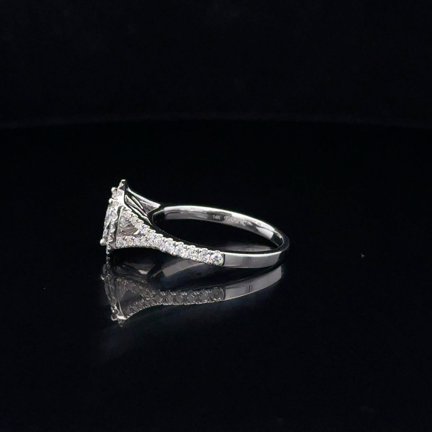 LADIES DIAMOND RING