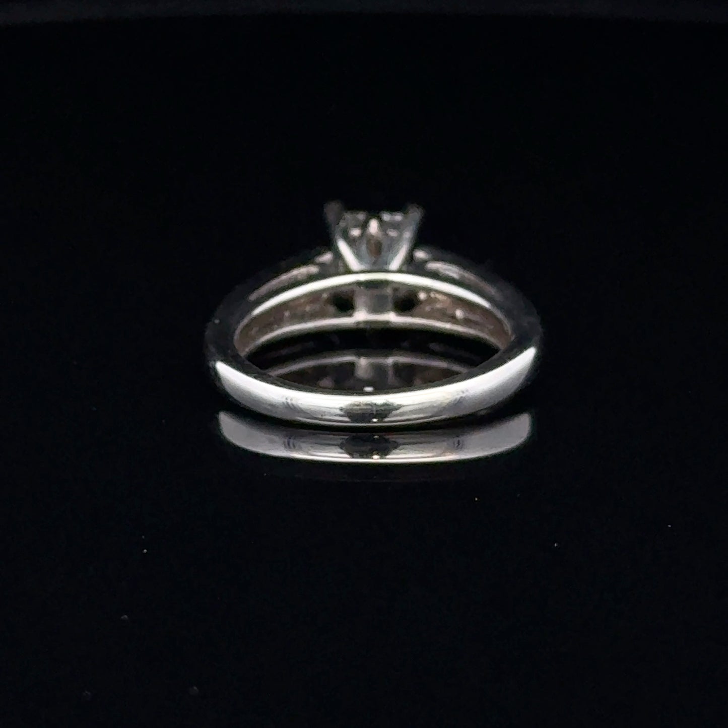 LADIES DIAMOND RING