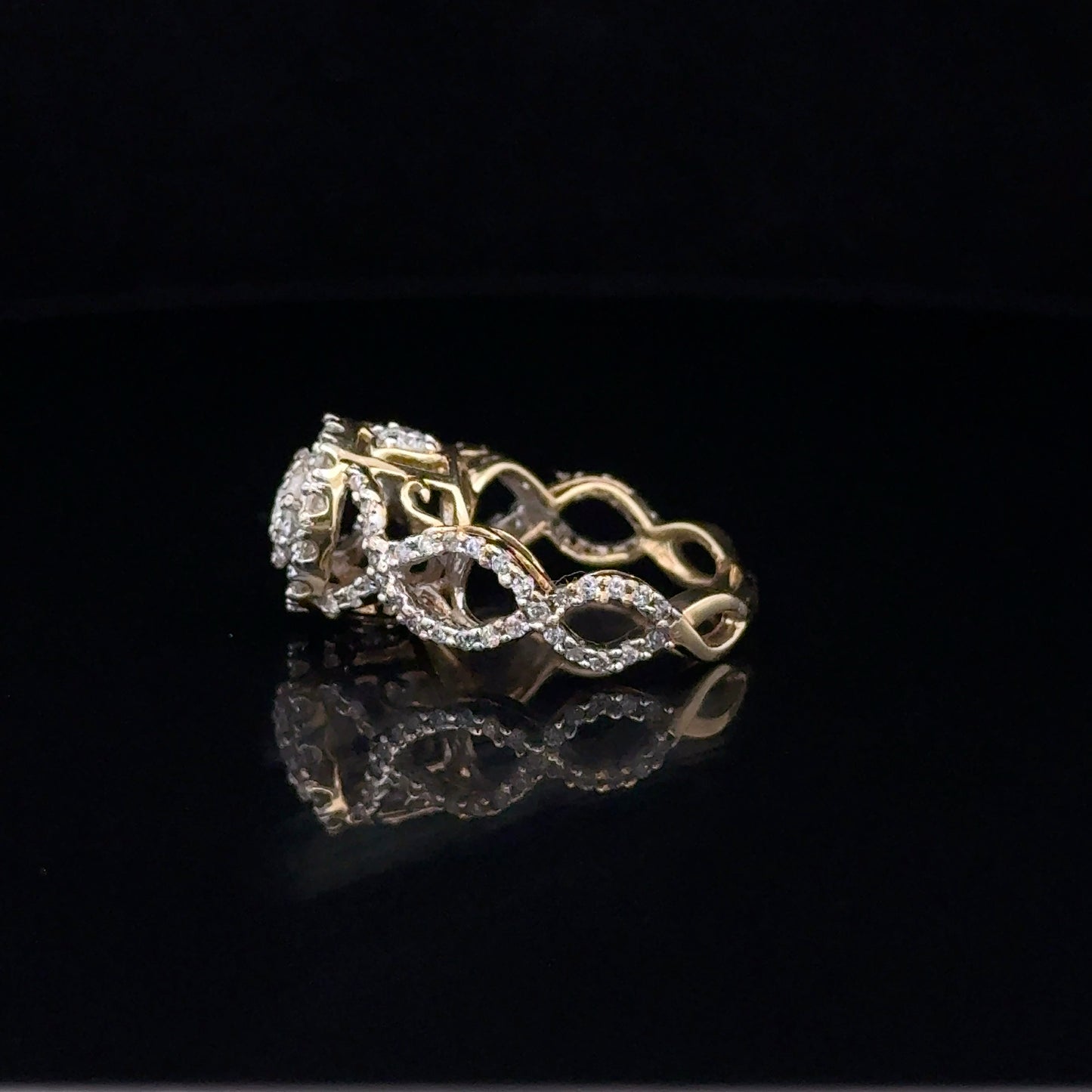 LADIES DIAMOND RING