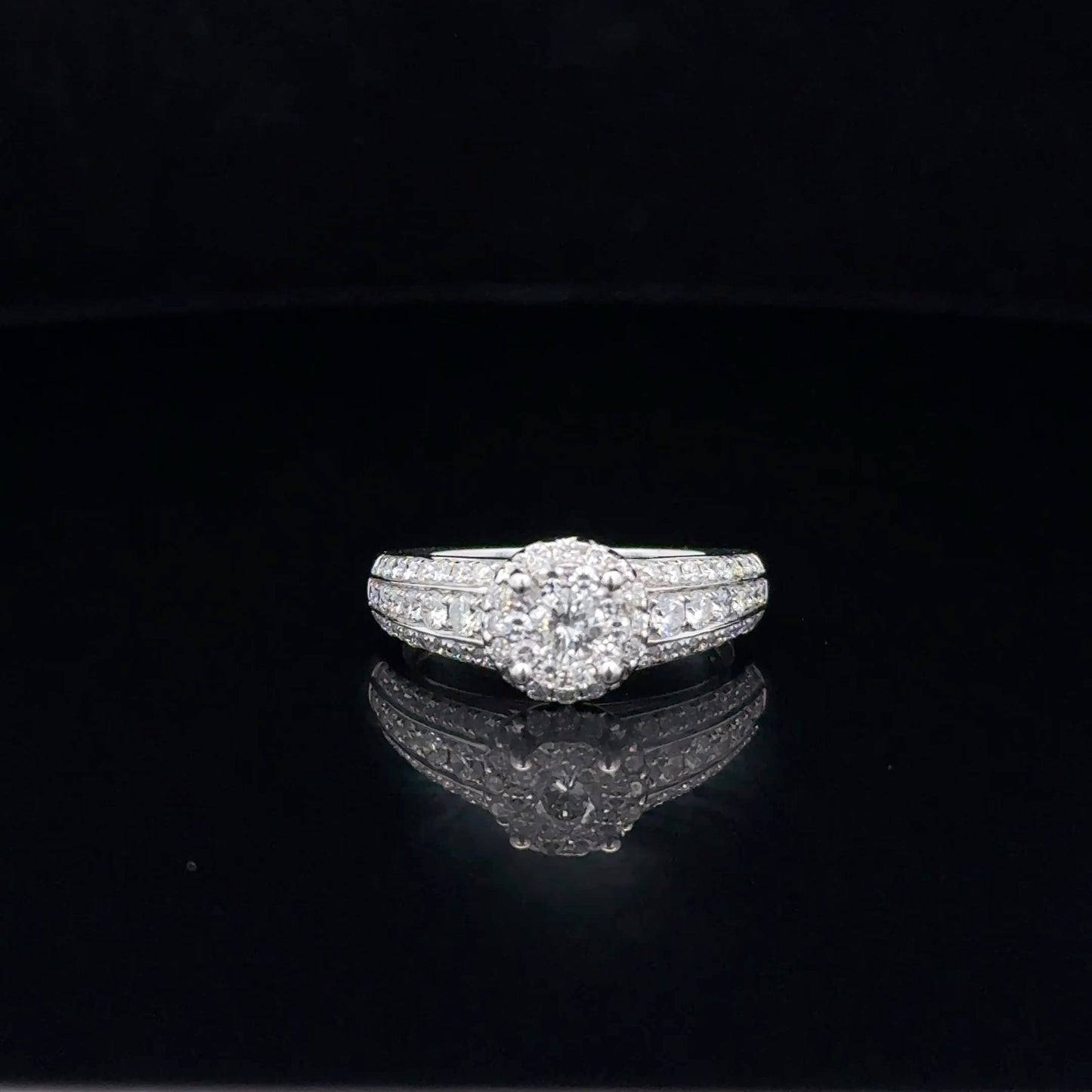 LADIES DIAMOND RING