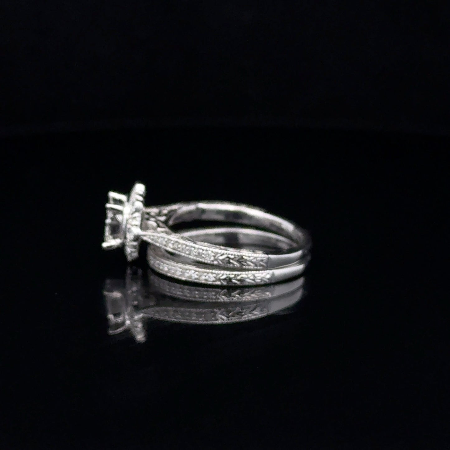 LADIES DIAMOND RING