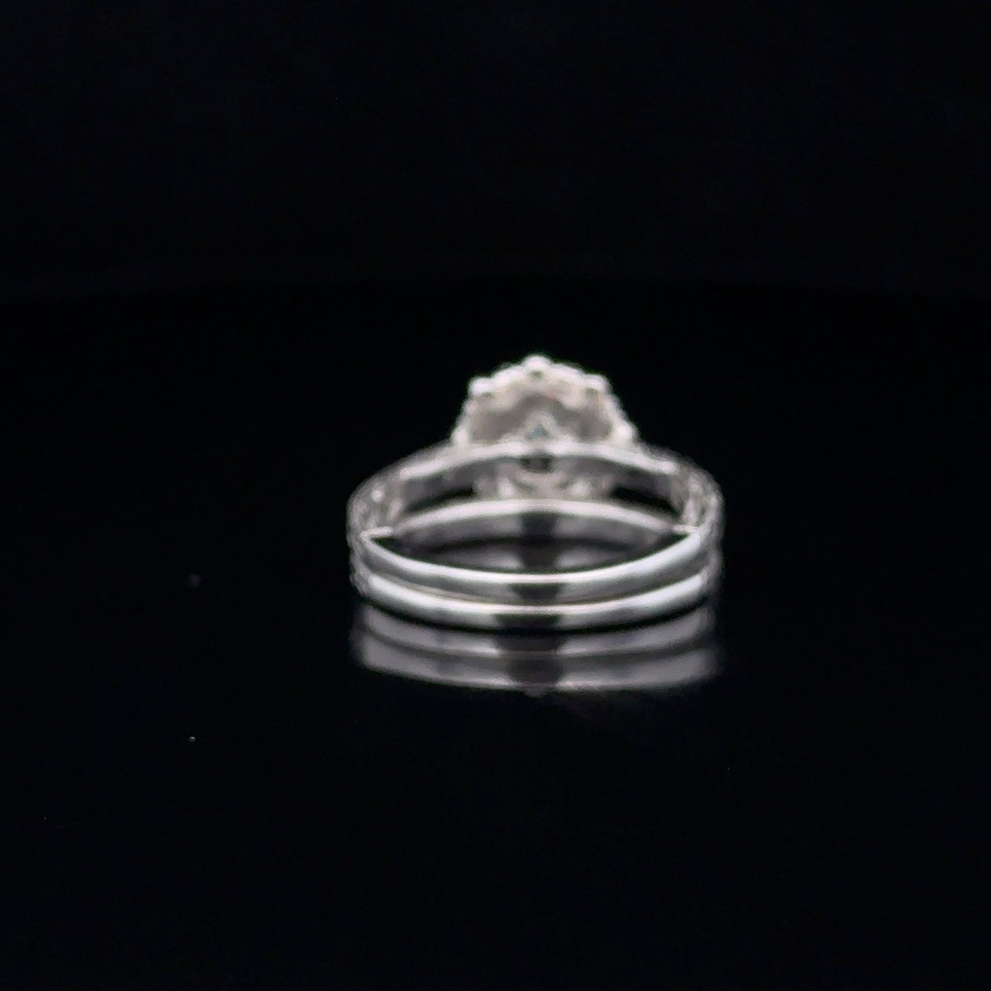 LADIES DIAMOND RING
