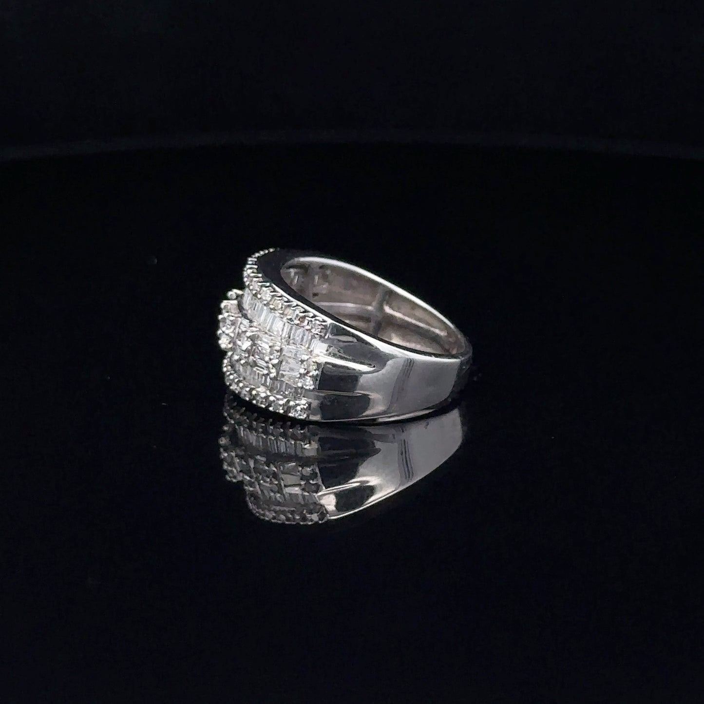 LADIES DIAMOND RING