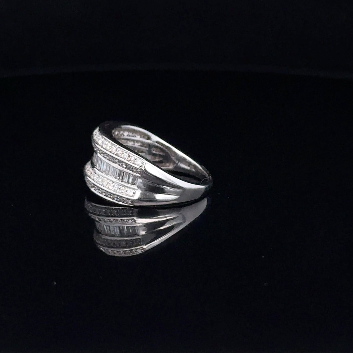 LADIES DIAMOND RING