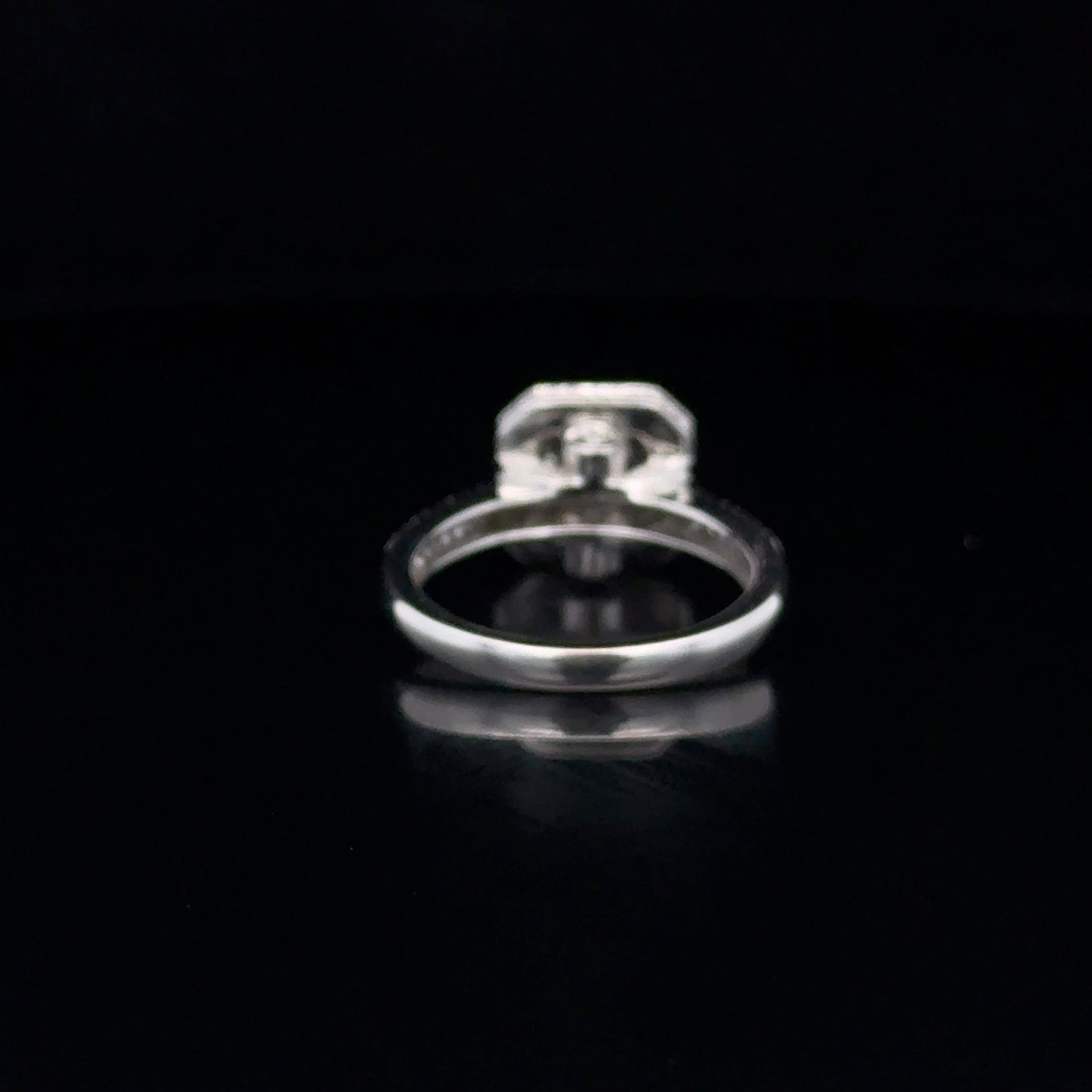 LADIES DIAMOND RING