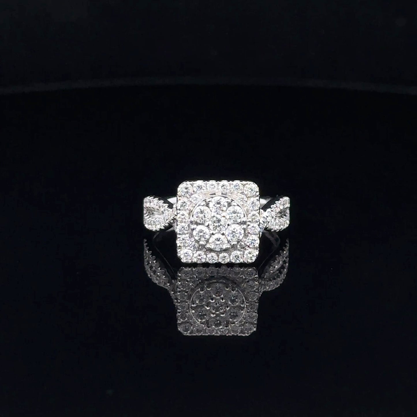 LADIES DIAMOND RING