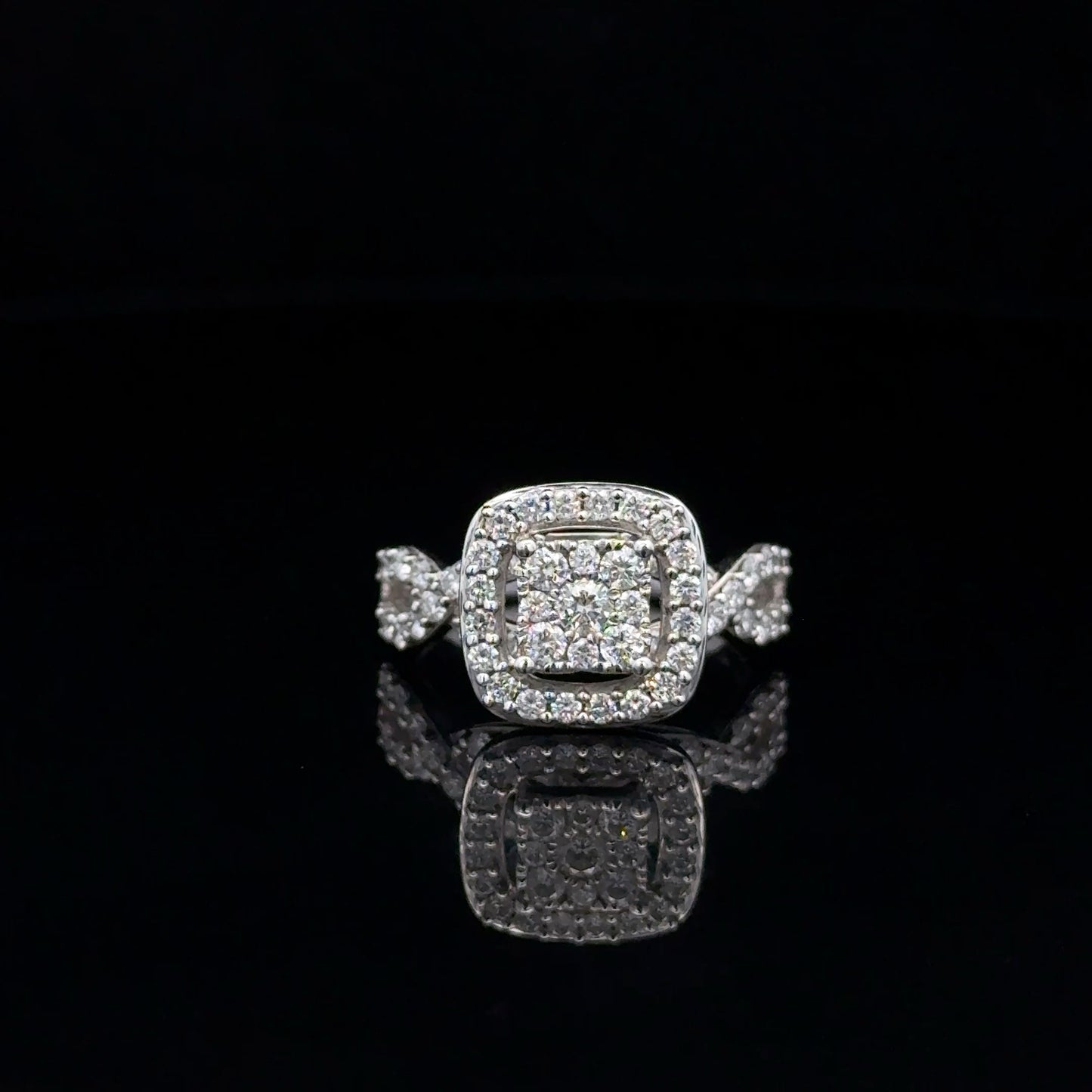 LADIES DIAMOND RING
