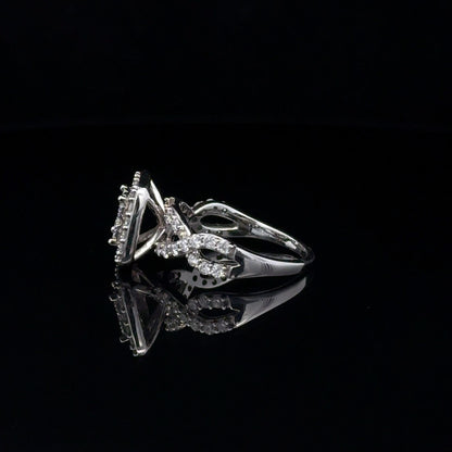 LADIES DIAMOND RING