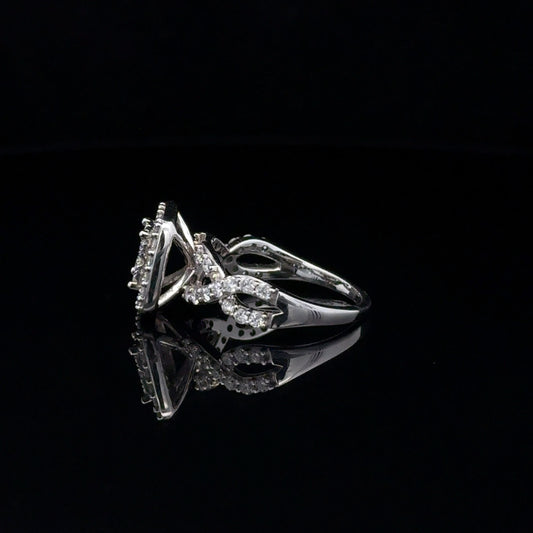 LADIES DIAMOND RING