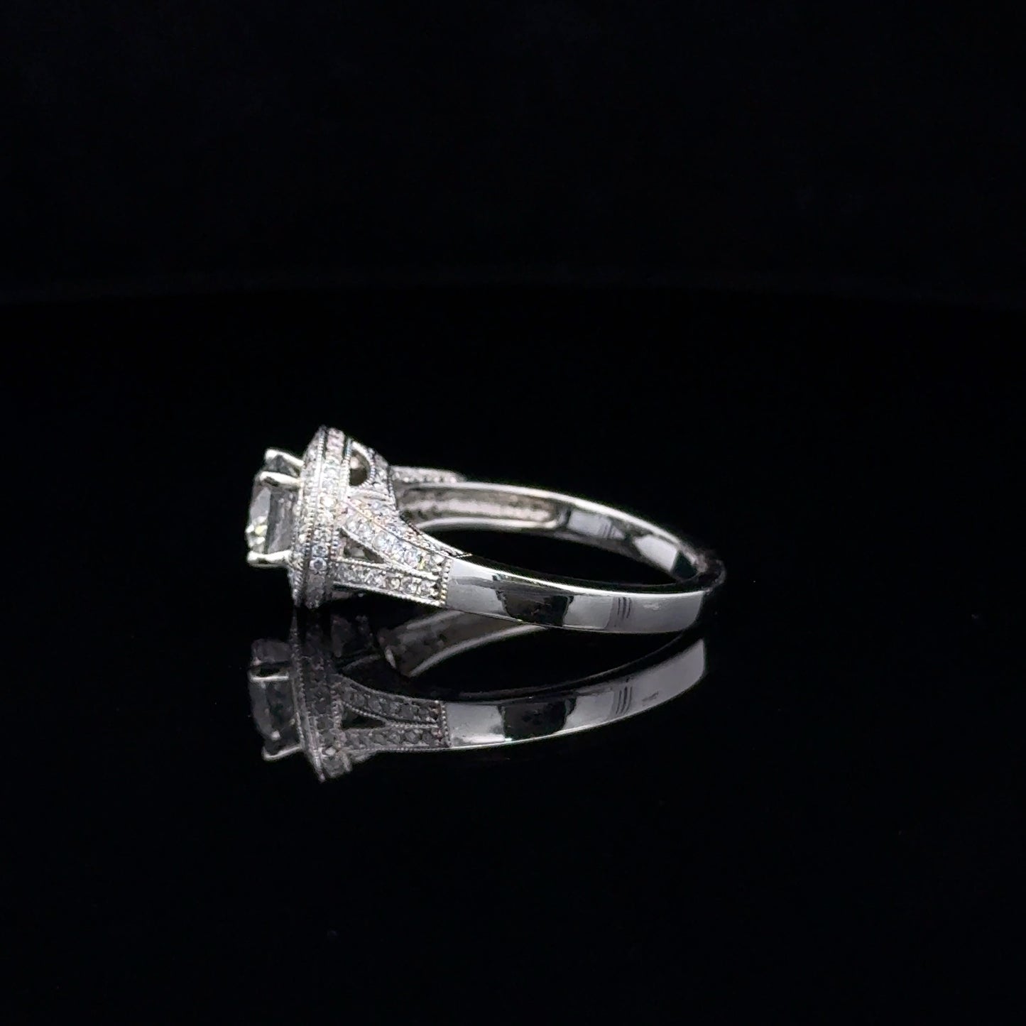 LADIES DIAMOND RING