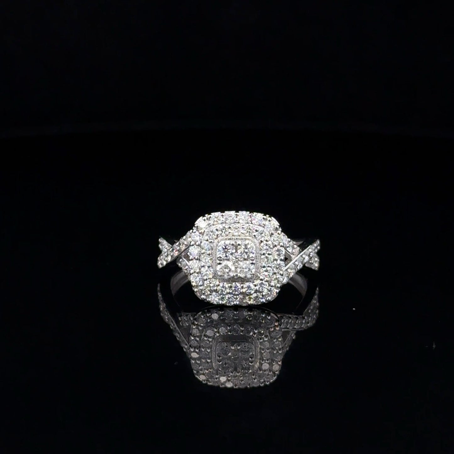 LADIES DIAMOND RING