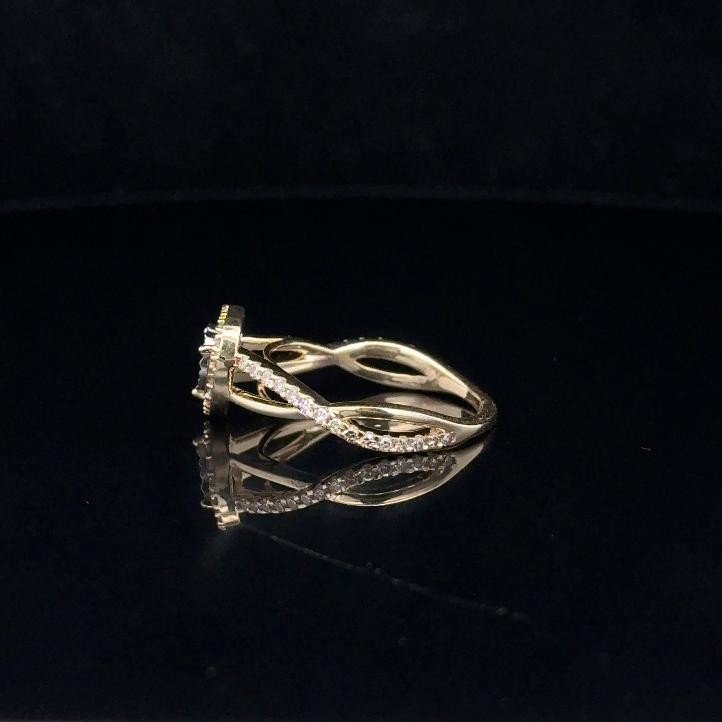 LADIES DIAMOND RING
