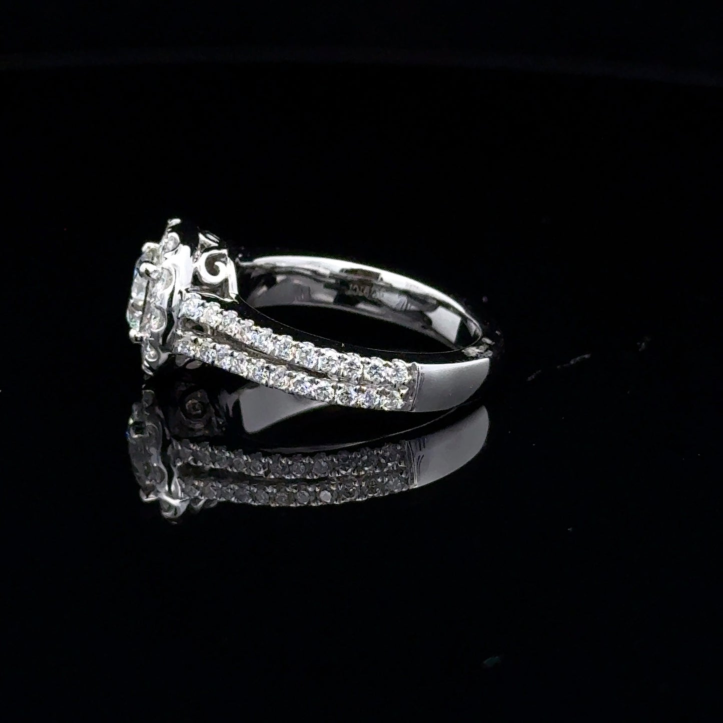 LADIES DIAMOND RING