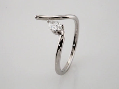 14k-white-gold-1/3-ctw-natural-diamond-negative-space-ring