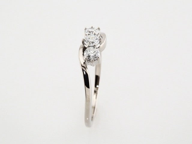 platinum-1/2-ctw-natural-diamond-three-stone-ring